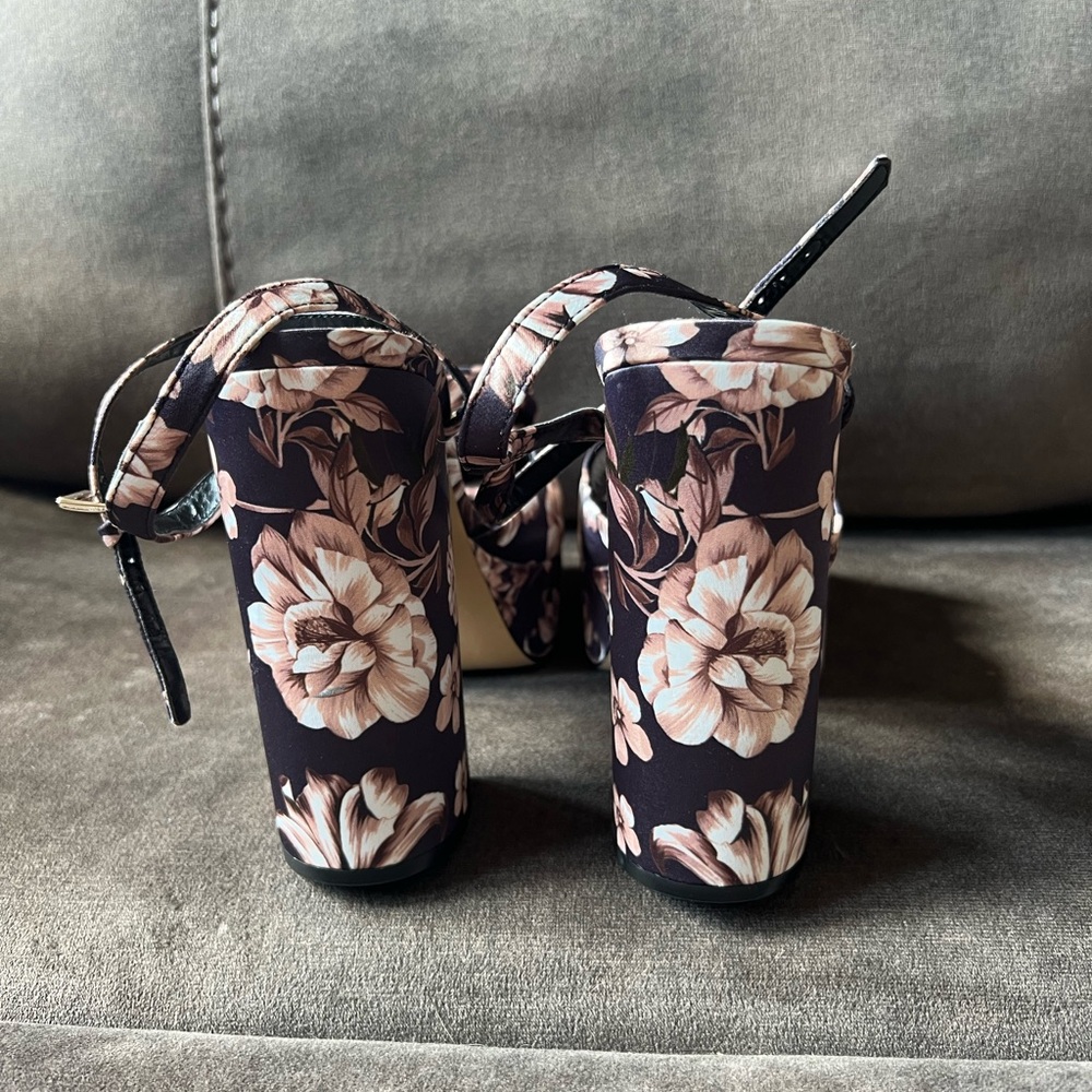 Express Tan Brown Floral Rose Strap Platform Heeled Sandals - Picture 6 of 8